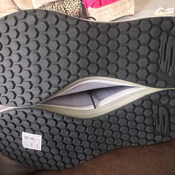 New - Picture 3 of 6